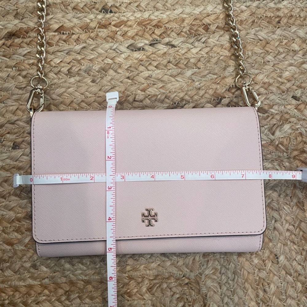 TORY BURCH *USED ONCE* Emerson Chain wallet crossbody in pink & gold hardware - Picture 10 of 12